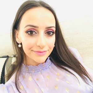 Meet your Posher, Lena